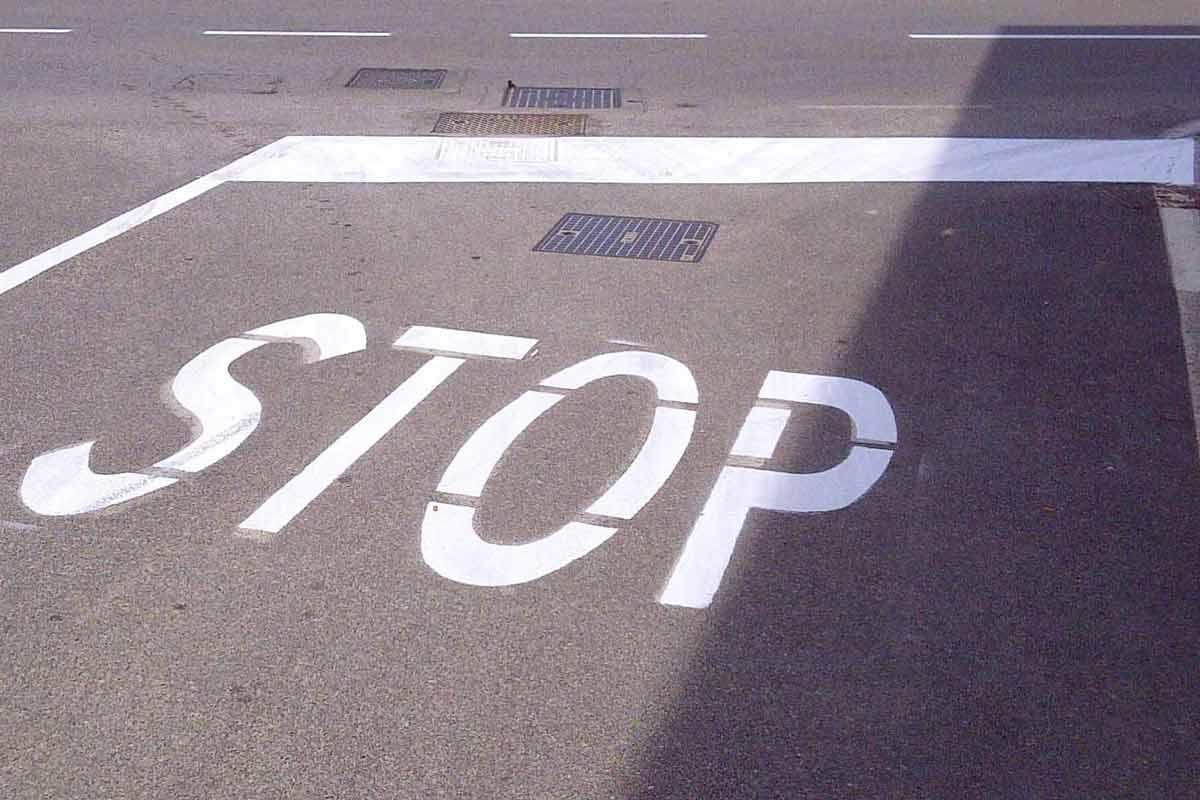 segnaletica orizzonatle segnale di stop